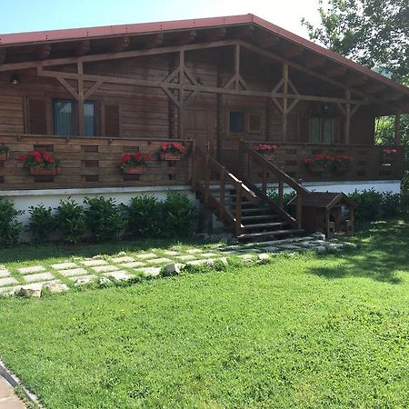 Bed and Breakfast Chalet Dei Parchi Saracinesco Экстерьер фото