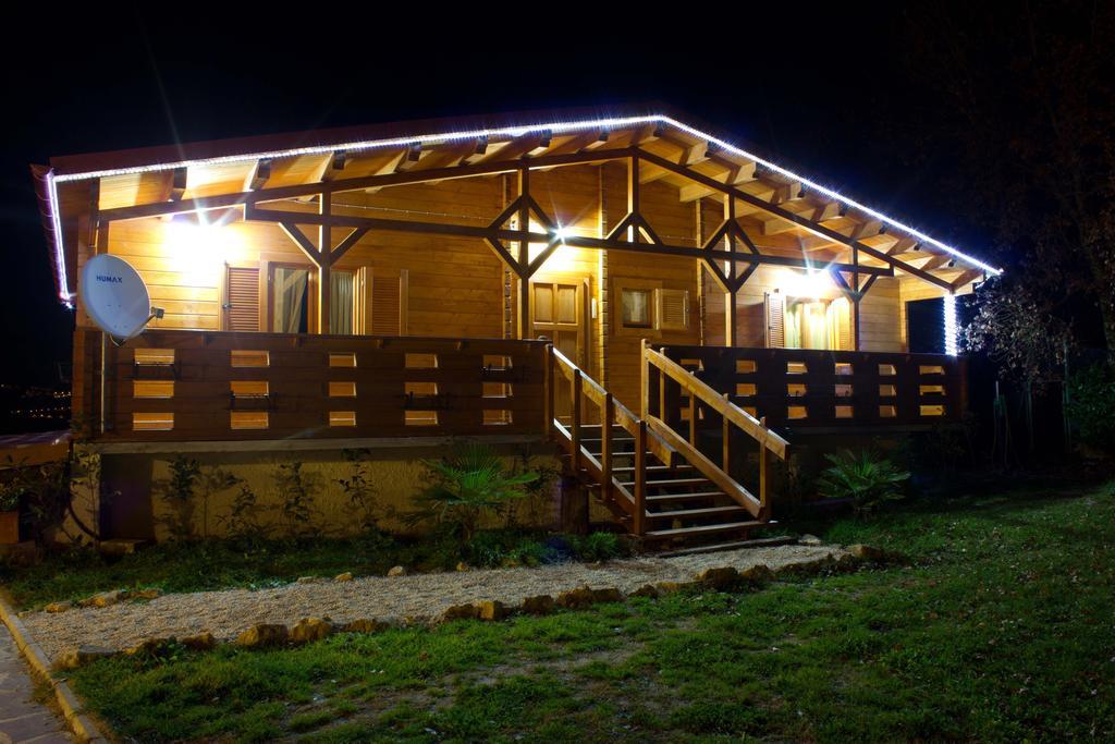 Bed and Breakfast Chalet Dei Parchi Saracinesco Экстерьер фото