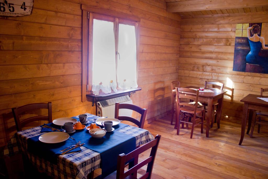 Bed and Breakfast Chalet Dei Parchi Saracinesco Экстерьер фото
